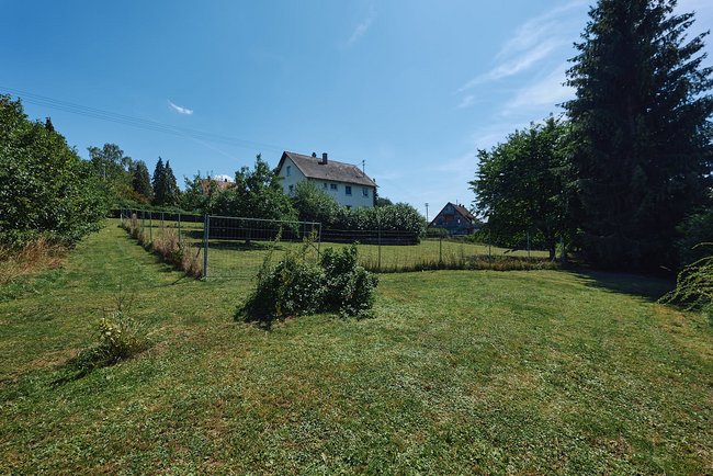 Objektansicht mit Garten / Grundstücken Objektansicht mit Garten / Grundstücken