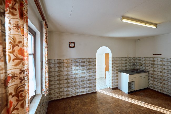 Obergeschoss Zimmer / Küche Obergeschoss Zimmer / Küche