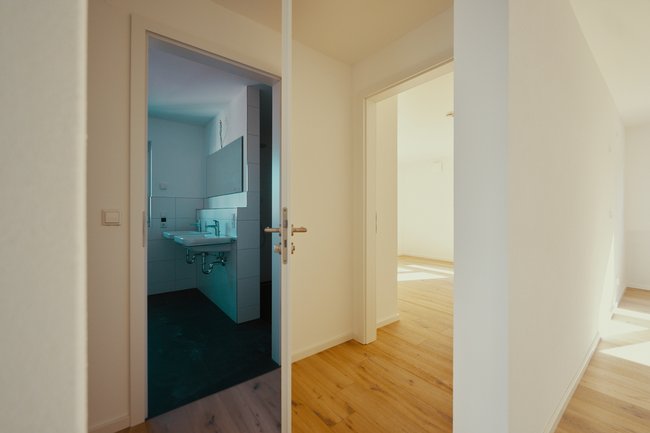 Flurbereich mit Blick zum Bad und Schlafzimmer Flurbereich mit Blick zum Bad und Schlafzimmer