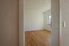 Flur mit Blick ins Schlafzimmer
