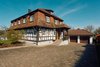 Objektansicht mit Garage 