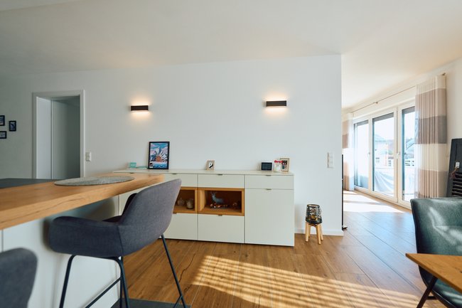 Küchen Essbereich mit Blick zum Wohnbereich Küchen Essbereich mit Blick zum Wohnbereich