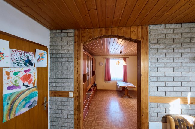 Erdgeschoss Esszimmer mit Blick ins Wohnzimmer Erdgeschoss Esszimmer mit Blick ins Wohnzimmer