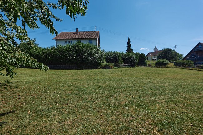 Objektansicht mit Garten / Grundstücken Objektansicht mit Garten / Grundstücken