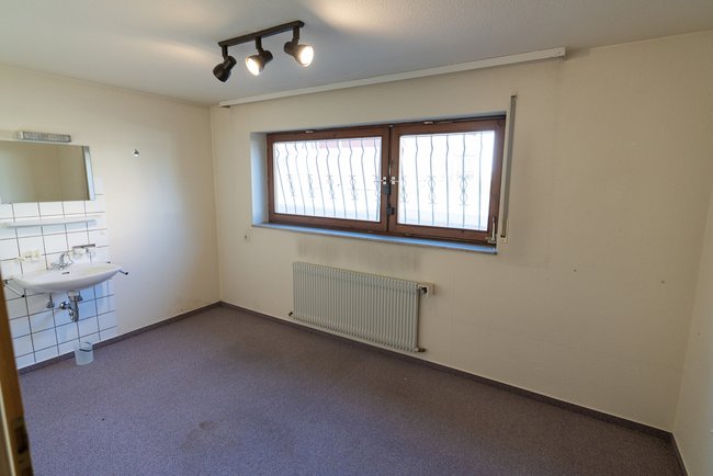 Untergeschoss, Büromöglichkeit / Zimmer Untergeschoss, Büromöglichkeit / Zimmer