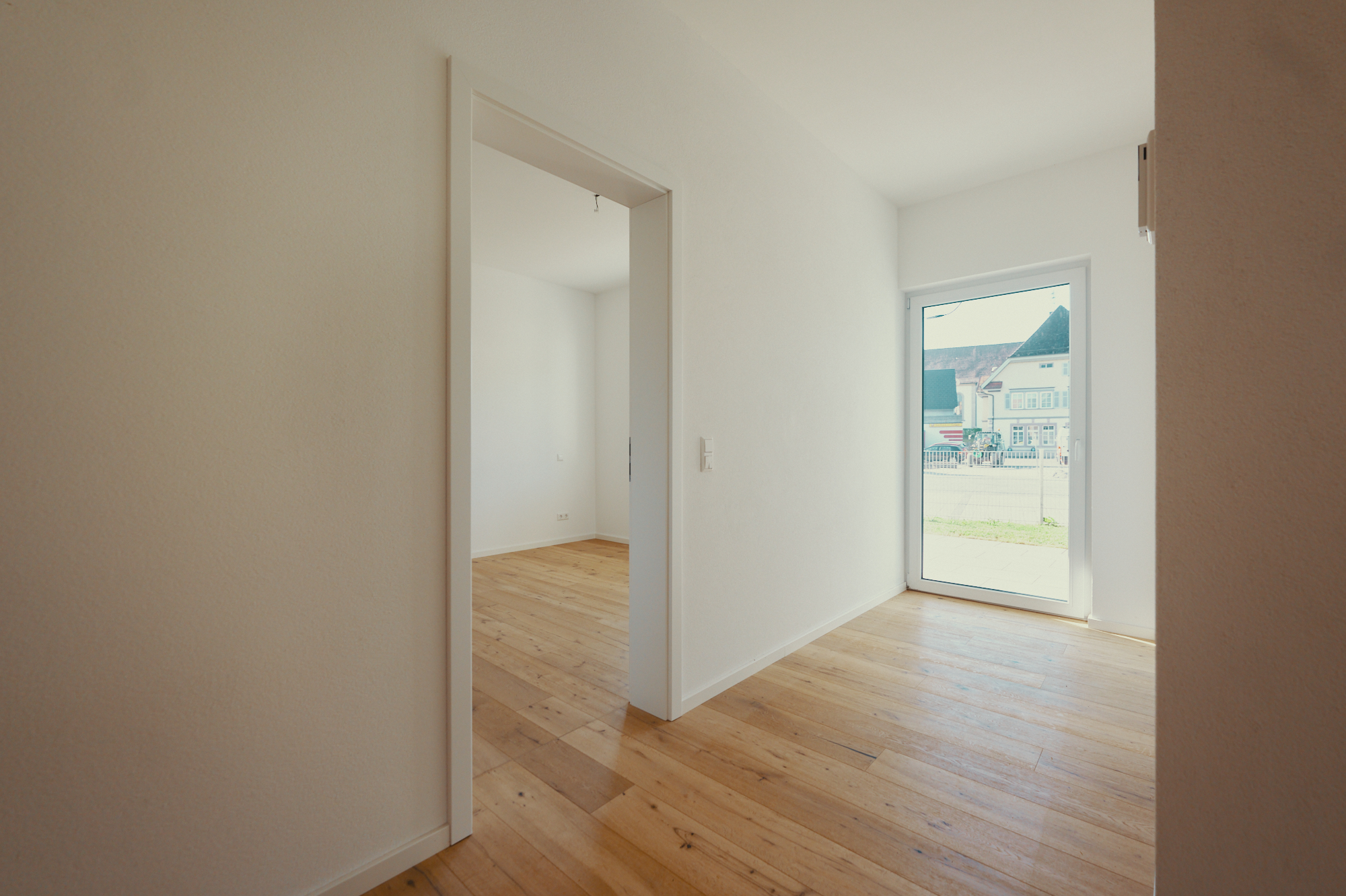 Flur mit Blick ins Schlafzimmer